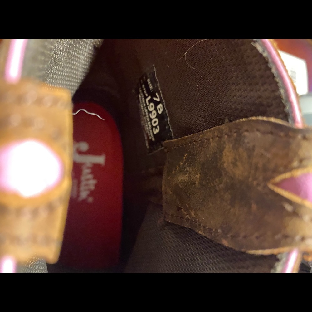 Justin boots. Size 7 b.  in great condition hardly worn. - Picture 7 of 7